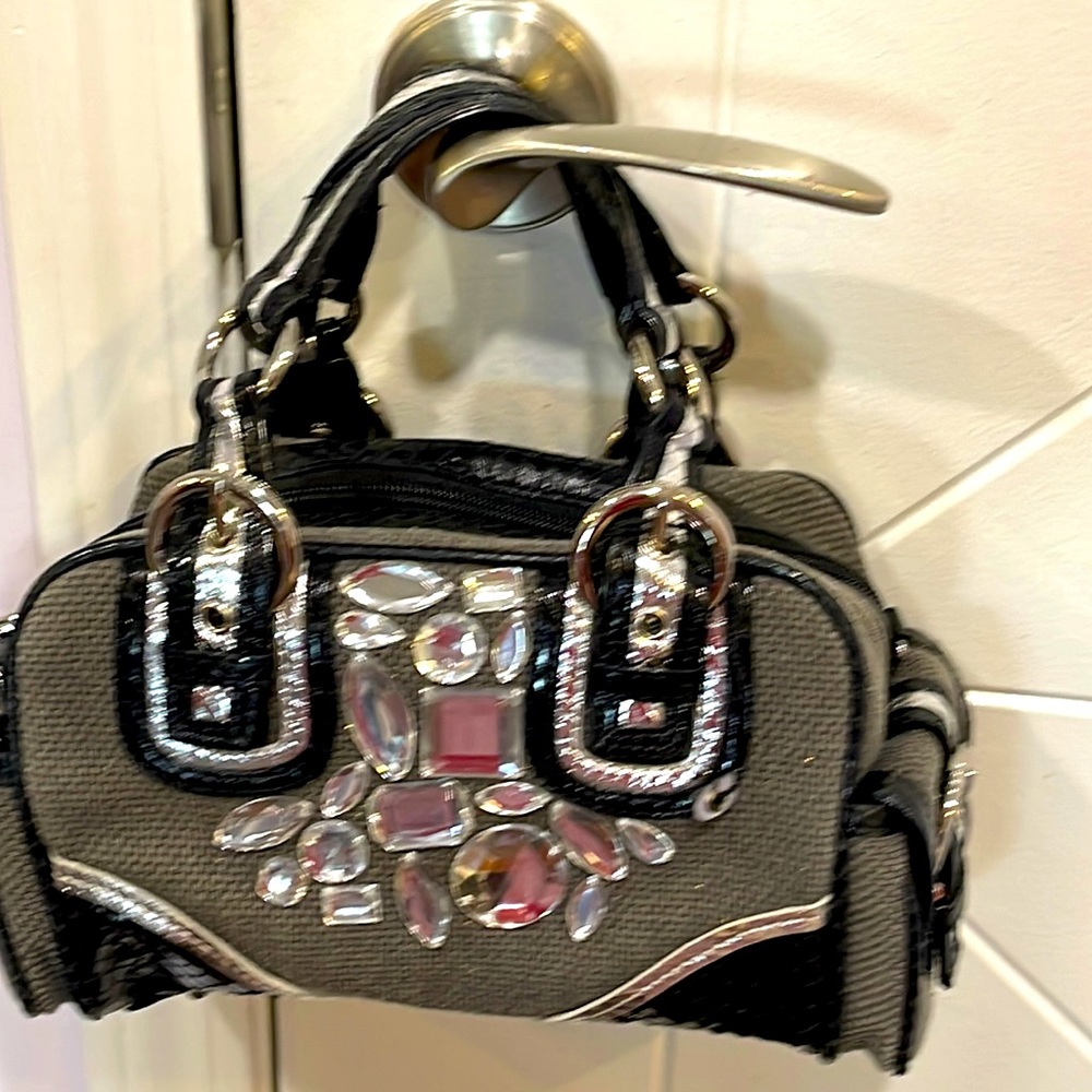 NWOT-Gorgeous Clutch Bag